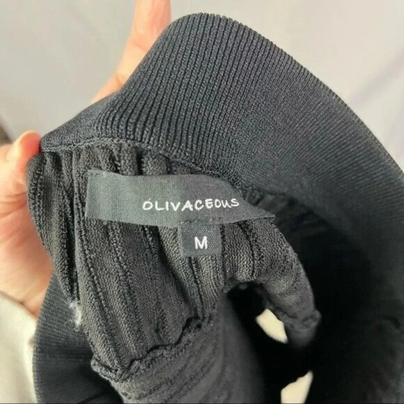 Boutique Olivaceous Black Textured Bodycon Ruffle Bottom Mini Skirt M - Picture 4 of 4